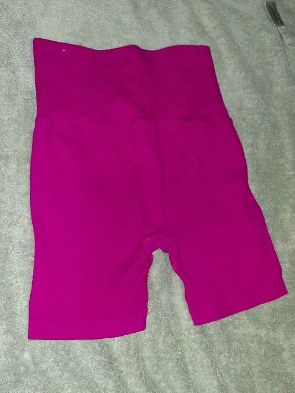 all in motion High-Waist Bike Shorts in Fuchsia - Picture 2 of 2